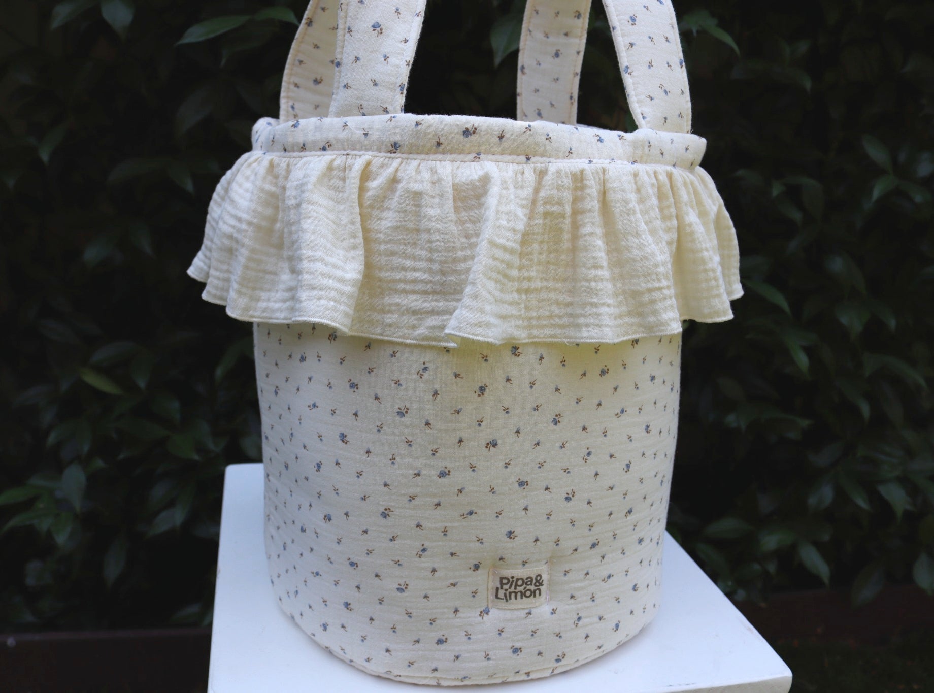 Bucket bag LEO