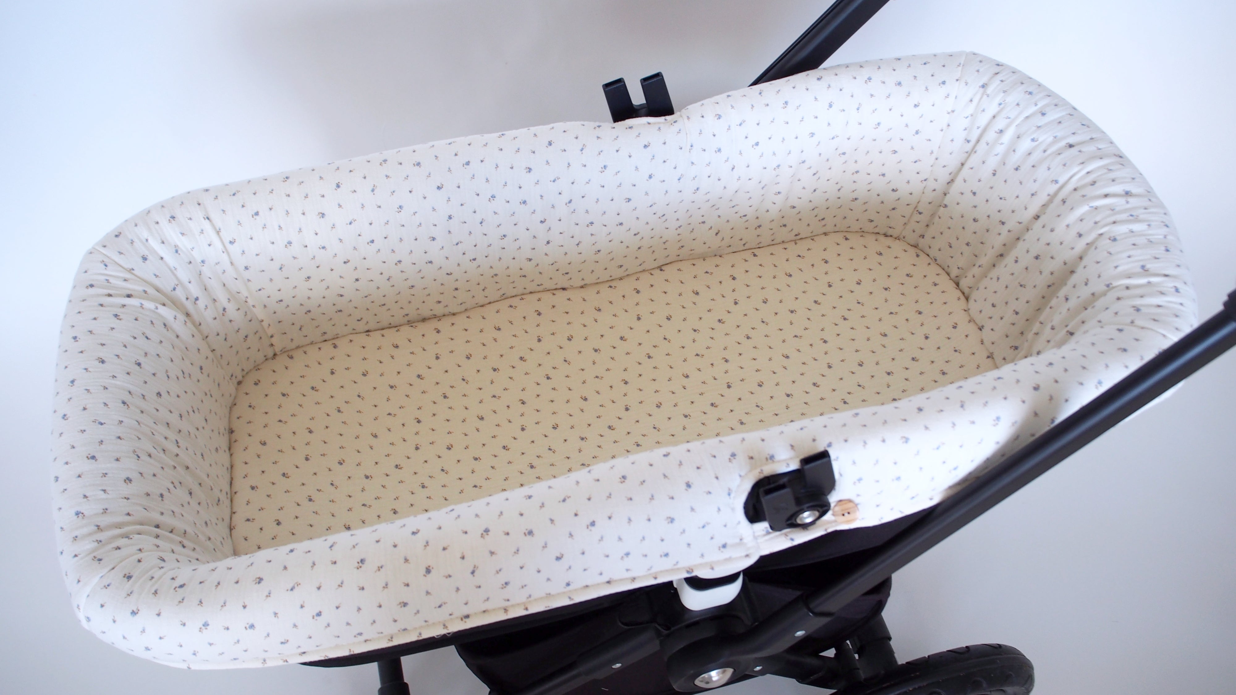 Funda interior capazo flores Leo – Pipa y Limón